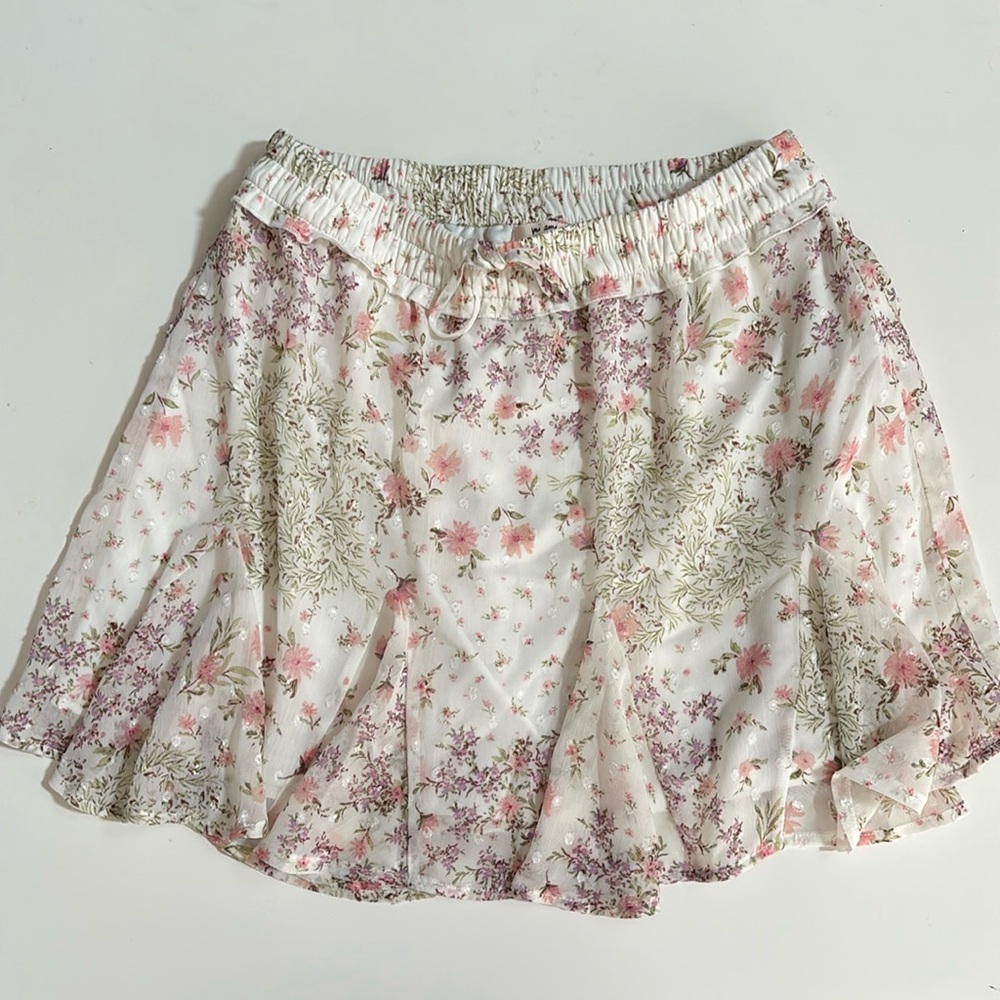 Mi Ami by Francesca’s Floral White Skirt Size Small